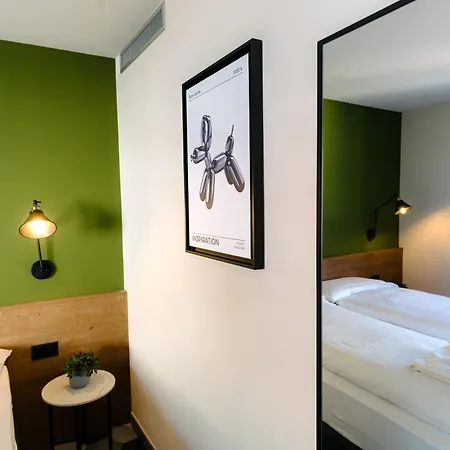 Seven Town House Boutique Локарно