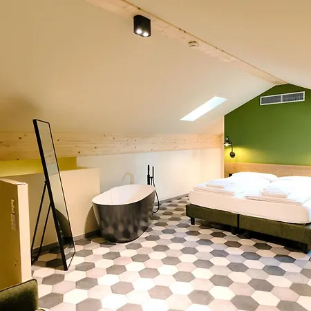 Seven Town House Boutique Hotel 3*