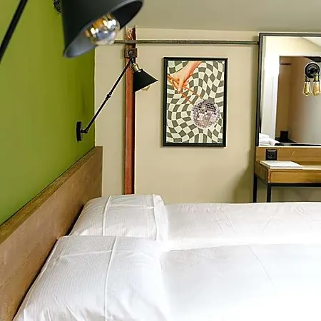 Seven Town House Boutique Локарно