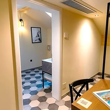 Seven Town House Boutique 3*