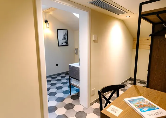 Seven Town House Boutique Hotel