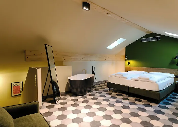 Seven Town House Boutique Hotel