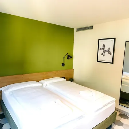 Seven Town House Boutique Отель Локарно