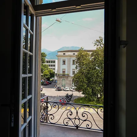 Seven Town House Boutique