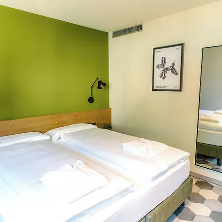 Seven Town House Boutique Локарно